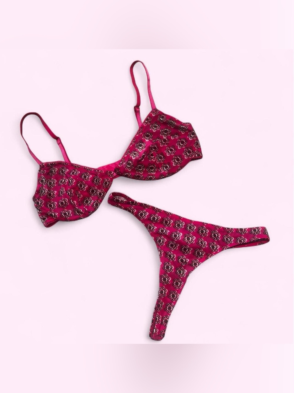 UO out from under modern love set